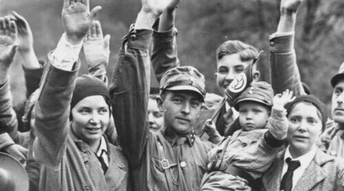 Wilhelm Reich: Massenpsychologie des Faschismus – Die Neigung des Kleinbürgers in der Verelendung rechtsradikal zu werden - Lower Class Magazine